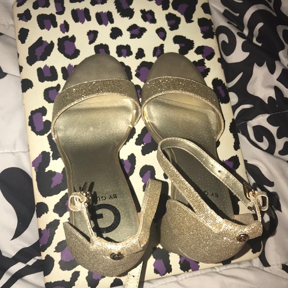 Champagne sparkling Guess Heels - Picture 1 of 3